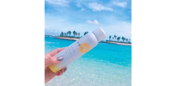 销量可绕地球一圈的防晒喷雾，比修图软件还好用，再也不用APP磨皮美白了。选